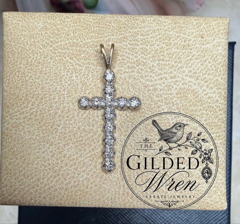 Vintage 10K Gold Diamond Cross Pendant 12 Round Diamonds 1.03g Estate Religious